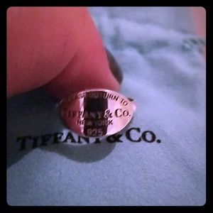 Tiffany Sizeable "Return to Tiffany's" Oval Ring